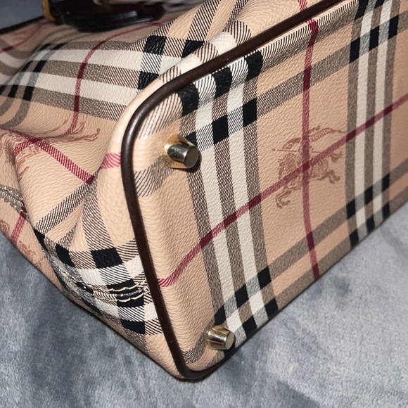 Burberry 100% Authentic tote bag excellent condition - Picture 6 of 17